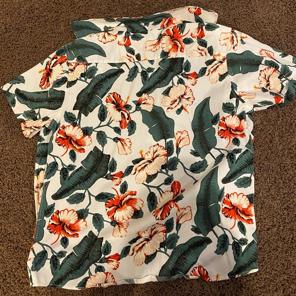 Mocotono Hawaiian button down shirt. - Picture 3 of 3